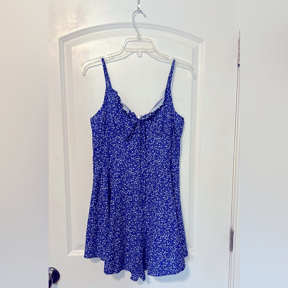 NWOT Women’s Romper, Size Large/L, Blue, Flowers, Adjustable Straps